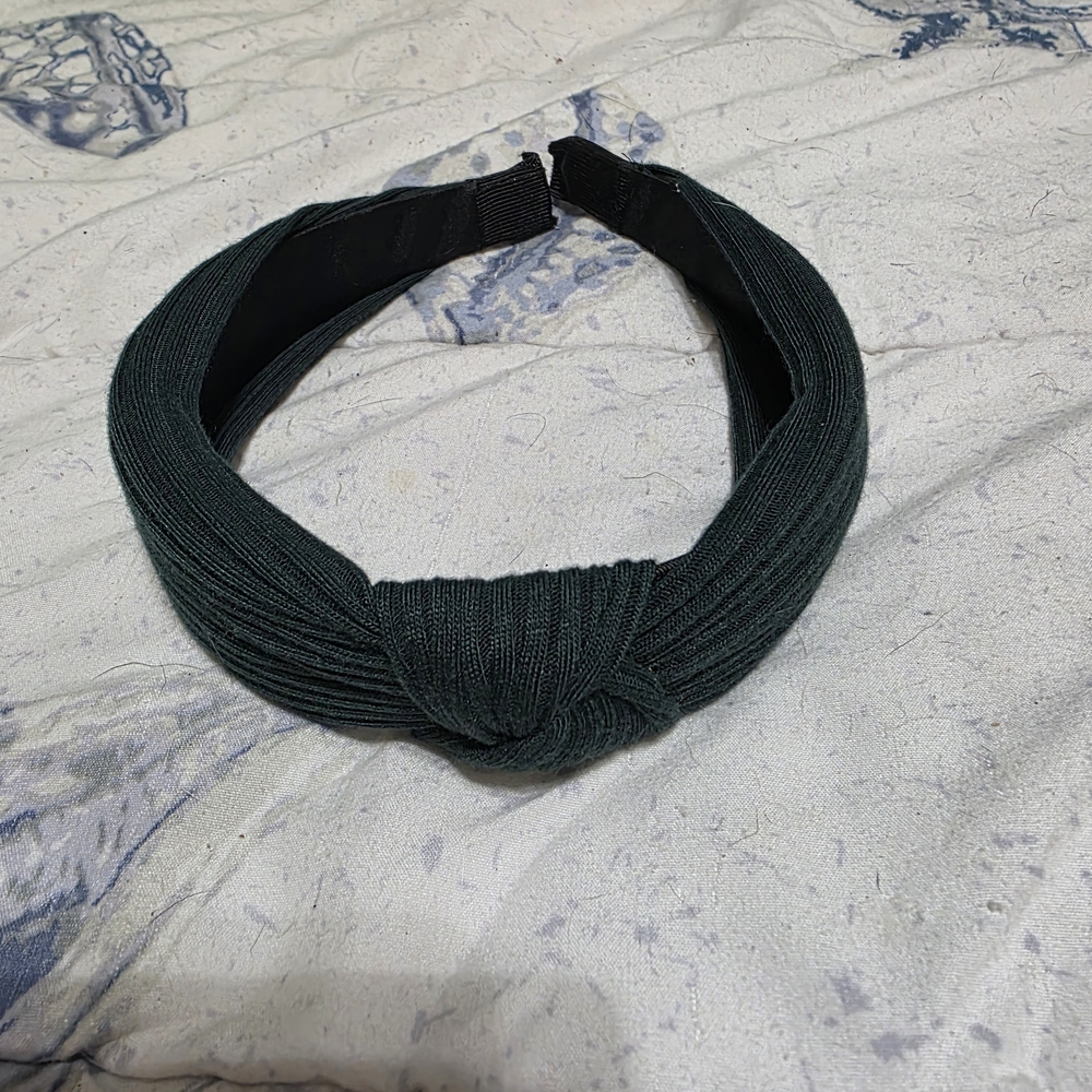 Elegant Dark Green Knotted Headband